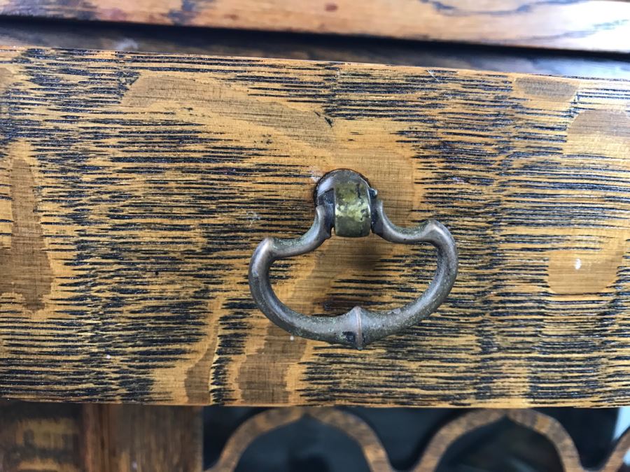 Stunning Antique Tiger Oak Cabinet With Turned Legs, Claw Feet And Detailed Wood Carvings Nice 3-Sided Glass Display Cabinet [Photo 7]