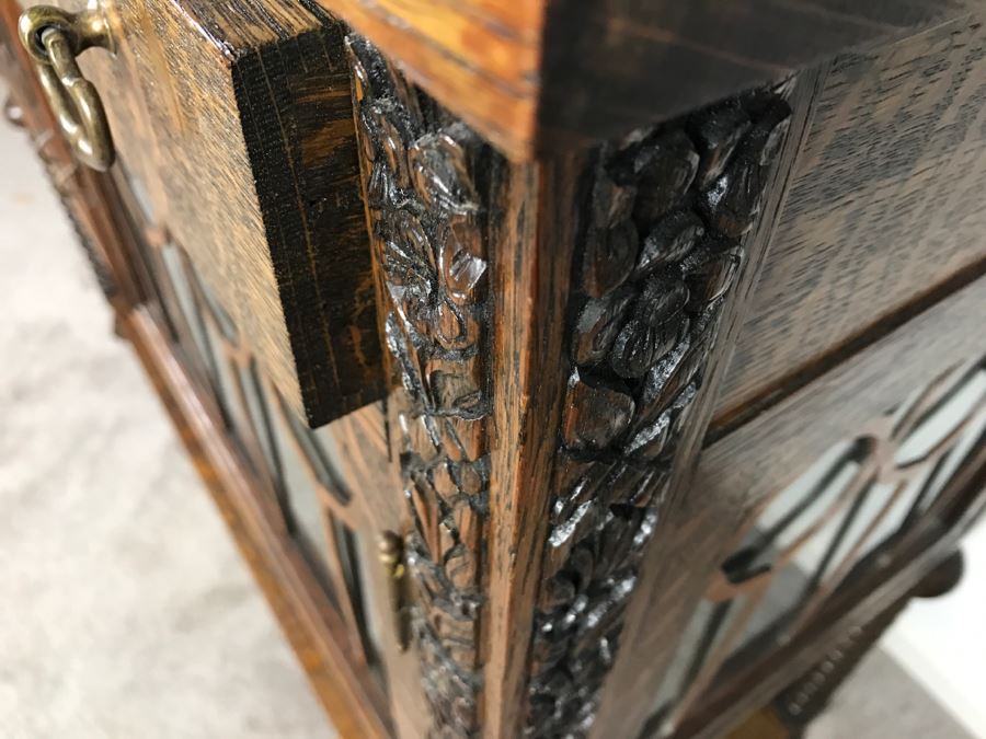 Stunning Antique Tiger Oak Cabinet With Turned Legs, Claw Feet And Detailed Wood Carvings Nice 3-Sided Glass Display Cabinet [Photo 9]