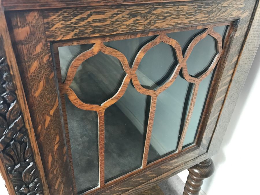 Stunning Antique Tiger Oak Cabinet With Turned Legs, Claw Feet And Detailed Wood Carvings Nice 3-Sided Glass Display Cabinet [Photo 11]
