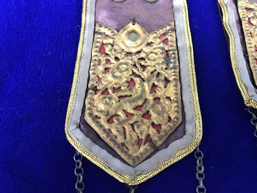 Old Chinese Silk Hangings Adorned With Gold Ornamentation [Photo 3]