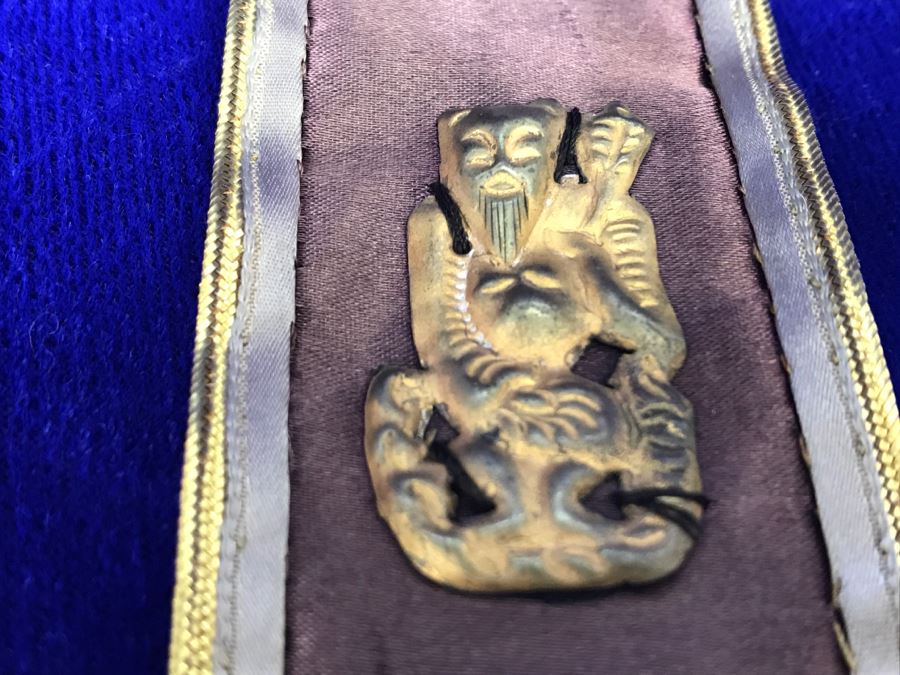 Old Chinese Silk Hangings Adorned With Gold Ornamentation [Photo 15]