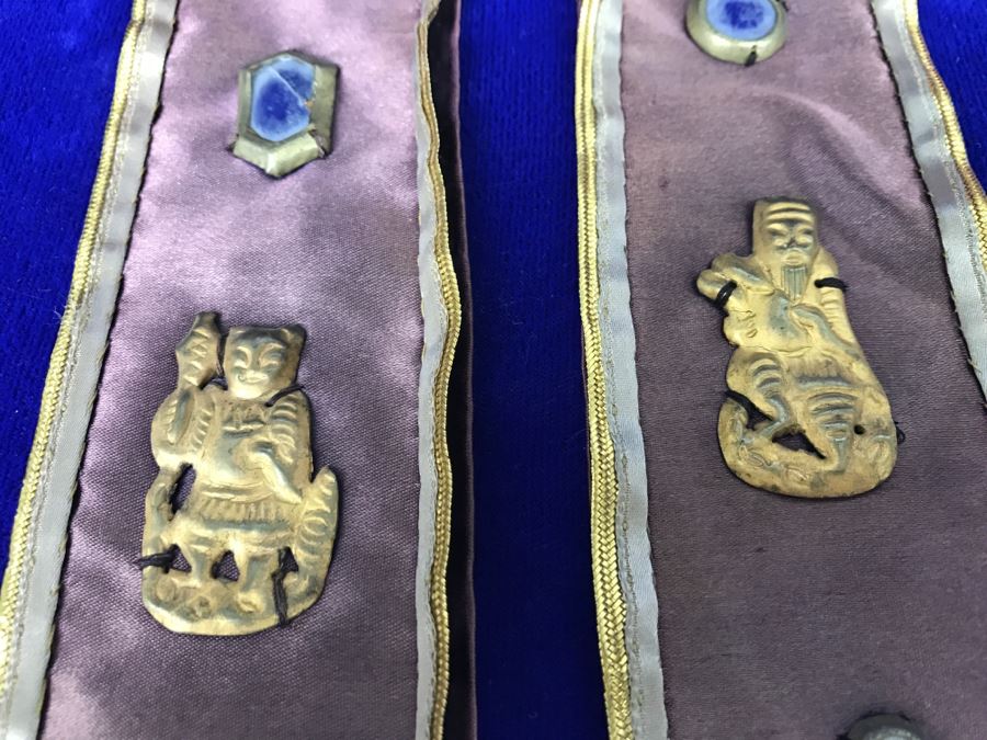 Old Chinese Silk Hangings Adorned With Gold Ornamentation [Photo 5]