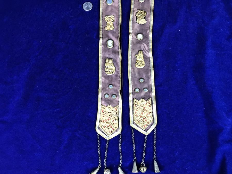 Old Chinese Silk Hangings Adorned With Gold Ornamentation [Photo 12]