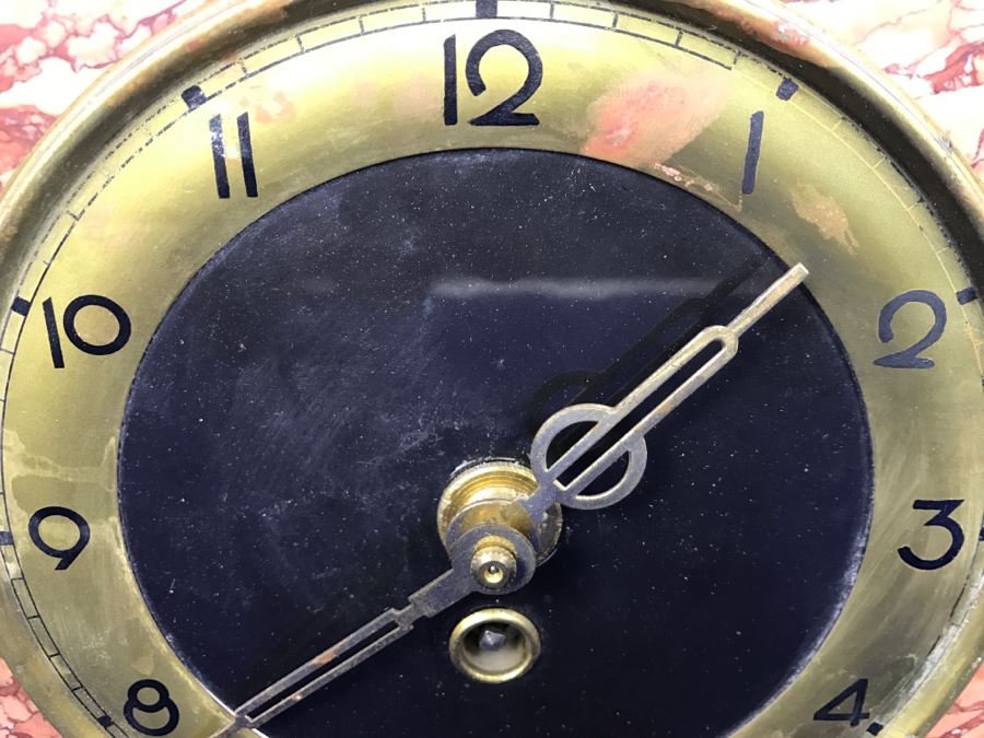 Vintage Art Deco Marble And Brass Mantle Clock - Has Two Circular Marble Sculptures [Photo 7]