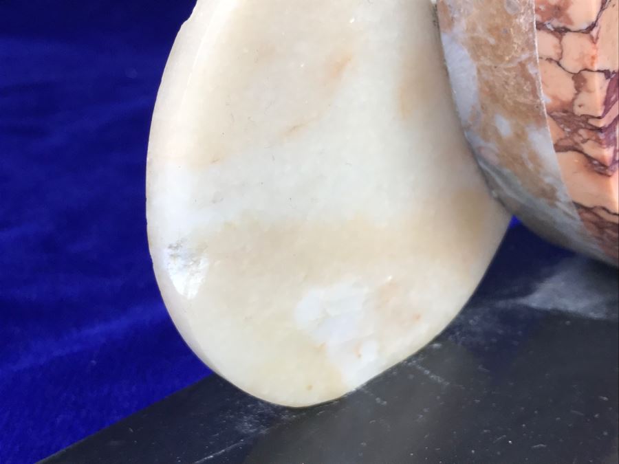 Vintage Art Deco Marble And Brass Mantle Clock - Has Two Circular Marble Sculptures [Photo 13]