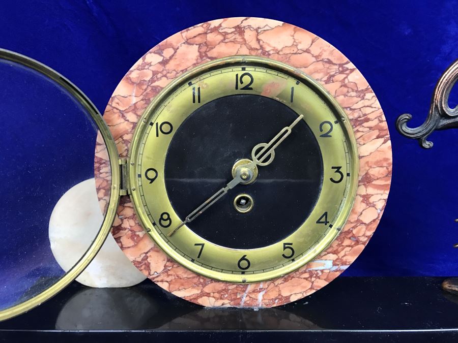 Vintage Art Deco Marble And Brass Mantle Clock - Has Two Circular Marble Sculptures [Photo 5]
