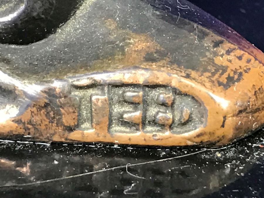 Vintage Art Deco Marble And Brass Mantle Clock - Has Two Circular Marble Sculptures [Photo 20]