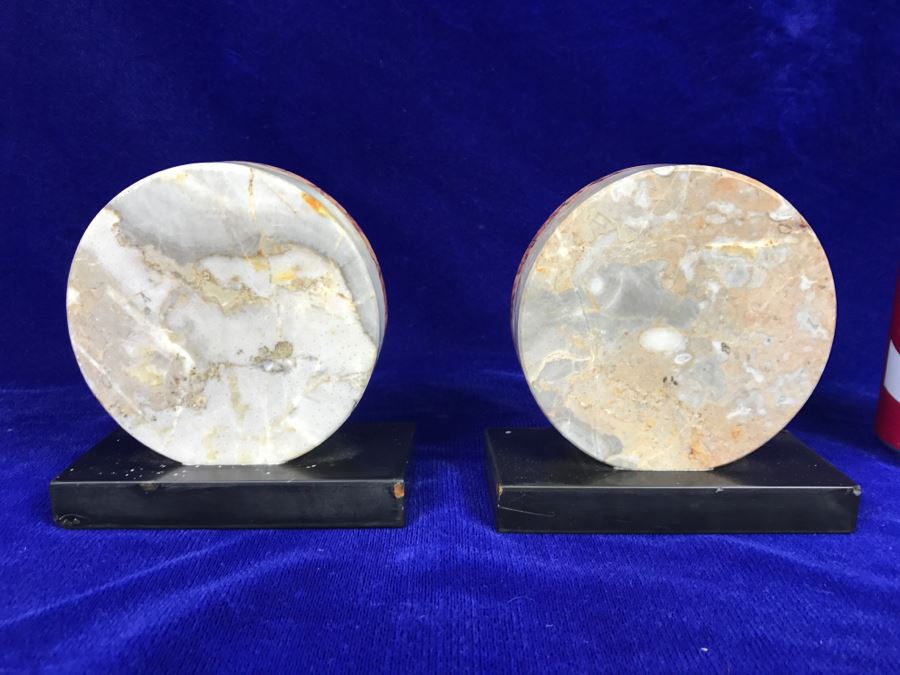 Vintage Art Deco Marble And Brass Mantle Clock - Has Two Circular Marble Sculptures [Photo 25]