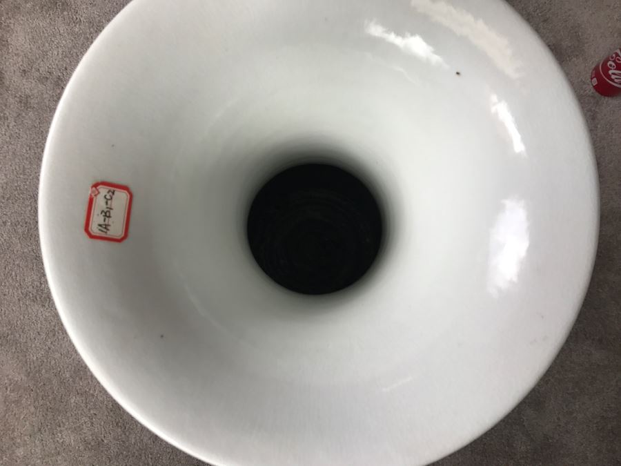 JUST ADDED - Huge Chinese Contemporary Red And White Vase [Photo 14]