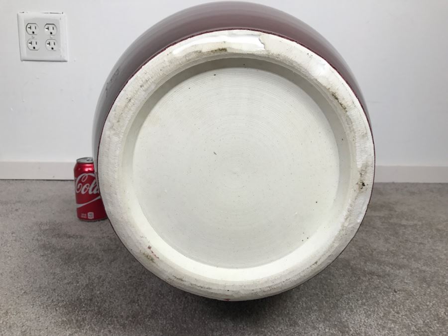 JUST ADDED - Huge Chinese Contemporary Red And White Vase [Photo 11]