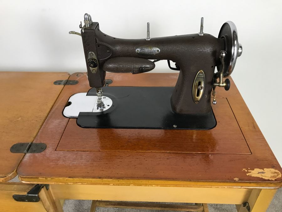 Vintage Mid Century White Rotary Sewing Machine With Cabinet Patented 1927