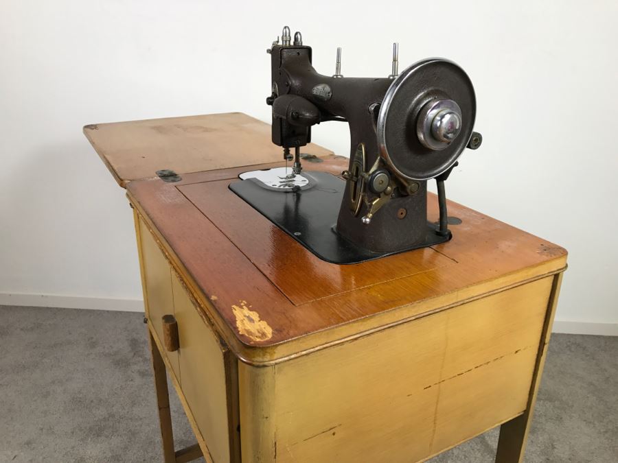 Vintage MidCentury White Rotary Sewing Machine With Patented 1927