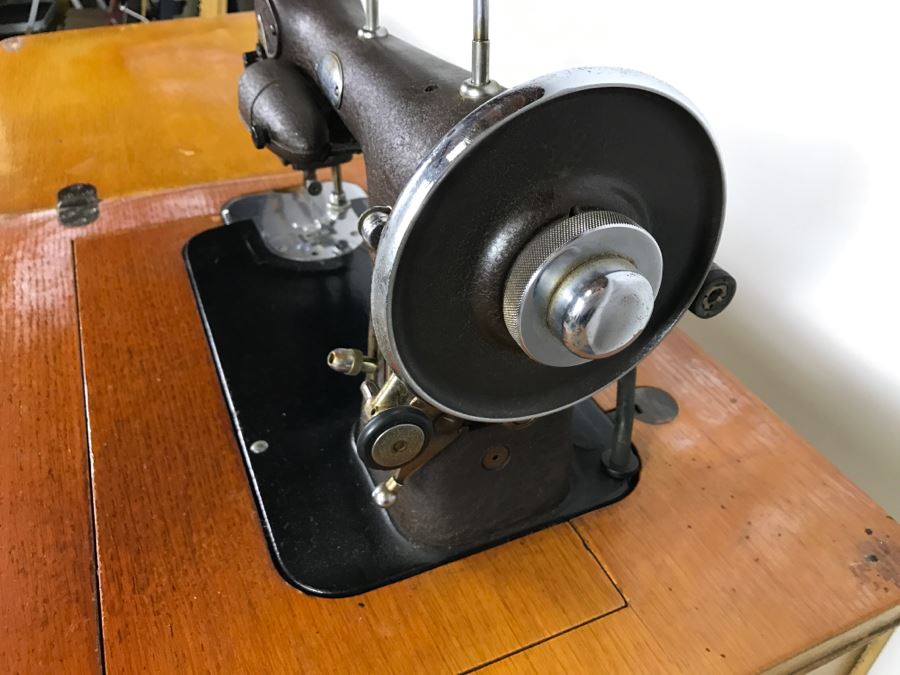 Vintage MidCentury White Rotary Sewing Machine With Patented 1927
