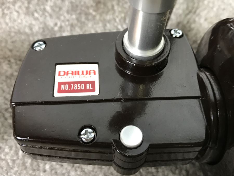 Large Diawa 11 1/2' Surf Fishing Rod 3122 With Diawa Reel No. 7850 RL [Photo 4]