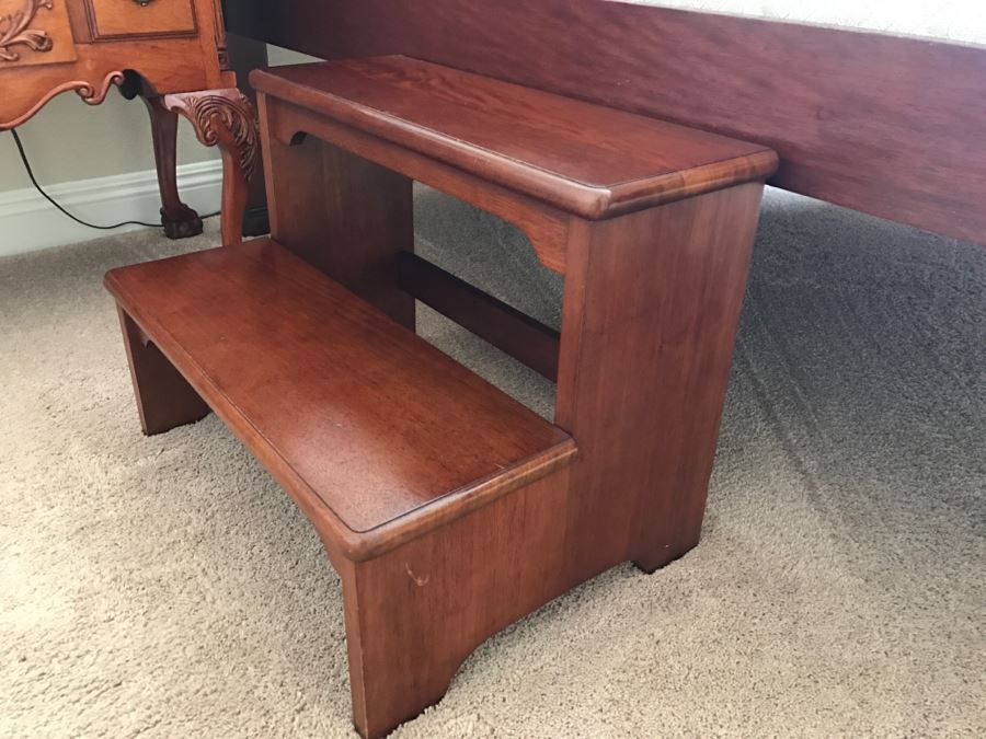 Stunning Mahogany Queen Size Four Poster Bed With Ball And Claw Feet That Converts To Canopy Bed With Like New Sealy Francisco Firm Mattress And Box Spring - Comes With Two Step Ladders On Either Side Of Bed (Guest Bed) [Photo 10]