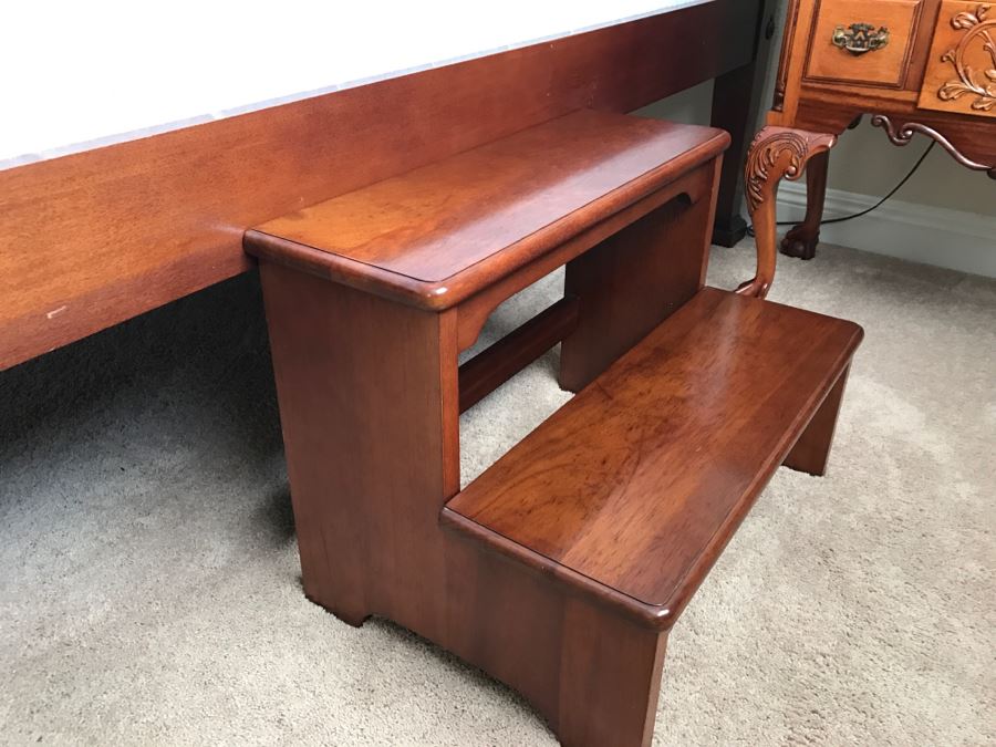 Stunning Mahogany Queen Size Four Poster Bed With Ball And Claw Feet That Converts To Canopy Bed With Like New Sealy Francisco Firm Mattress And Box Spring - Comes With Two Step Ladders On Either Side Of Bed (Guest Bed) [Photo 11]
