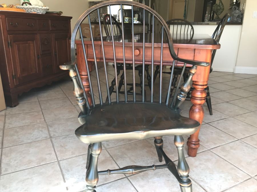 Stunning Bob Timberlake (Artist) By Lexington Farm Table In Excellent Condition With Four Windsor Style Chairs (Table Comes With Pads) [Photo 24]