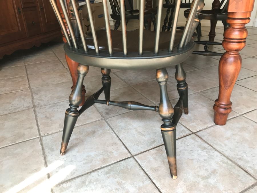 Stunning Bob Timberlake (Artist) By Lexington Farm Table In Excellent Condition With Four Windsor Style Chairs (Table Comes With Pads) [Photo 18]