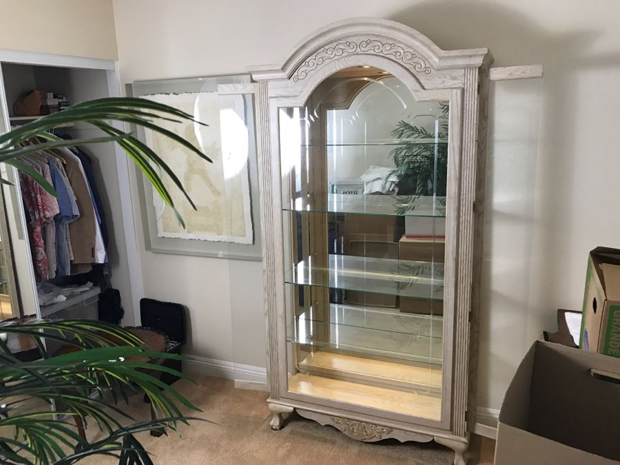 White Wash Finish Curio Cabinet Vitrine [Photo 10]