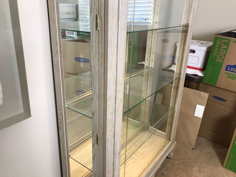 White Wash Finish Curio Cabinet Vitrine [Photo 5]