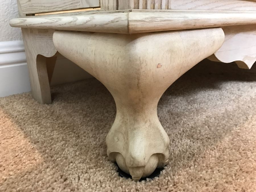 White Wash Finish Curio Cabinet Vitrine [Photo 14]