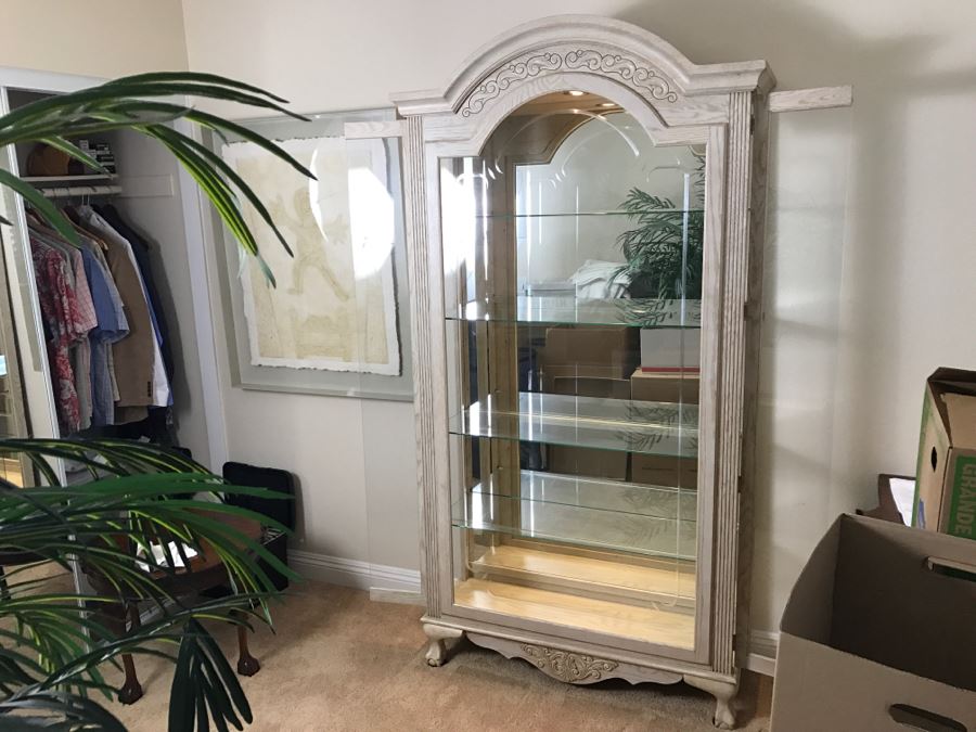 White Wash Finish Curio Cabinet Vitrine [Photo 9]