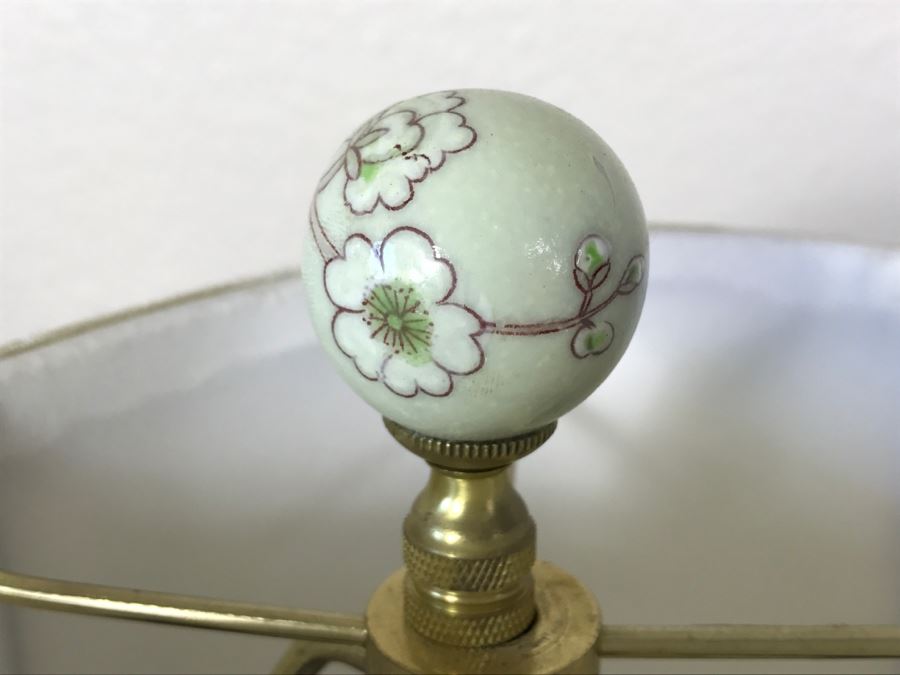 Chinese Table Lamp With Shade [Photo 12]
