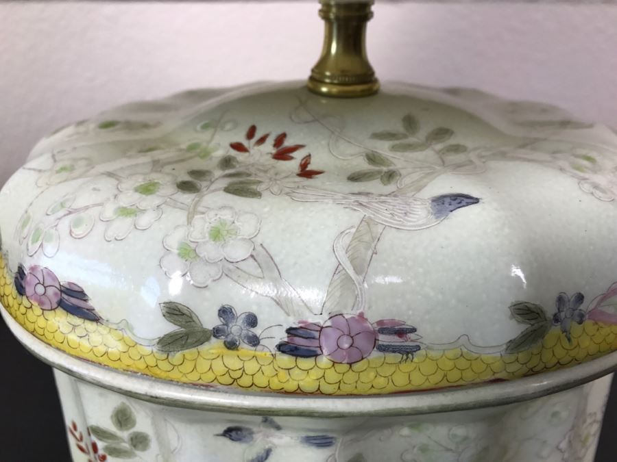 Chinese Table Lamp With Shade [Photo 4]