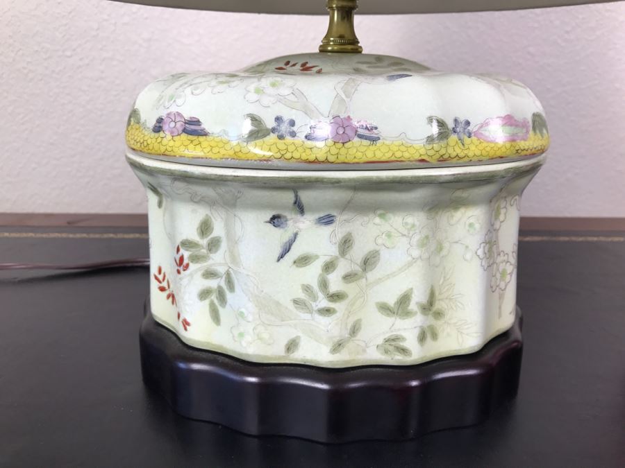 Chinese Table Lamp With Shade [Photo 3]