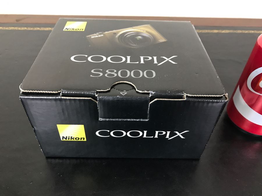 Nikon Coolpix S8000 Camera [Photo 2]