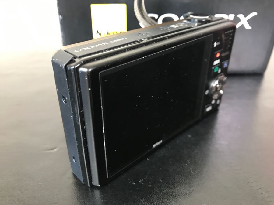 Nikon Coolpix S8000 Camera [Photo 4]