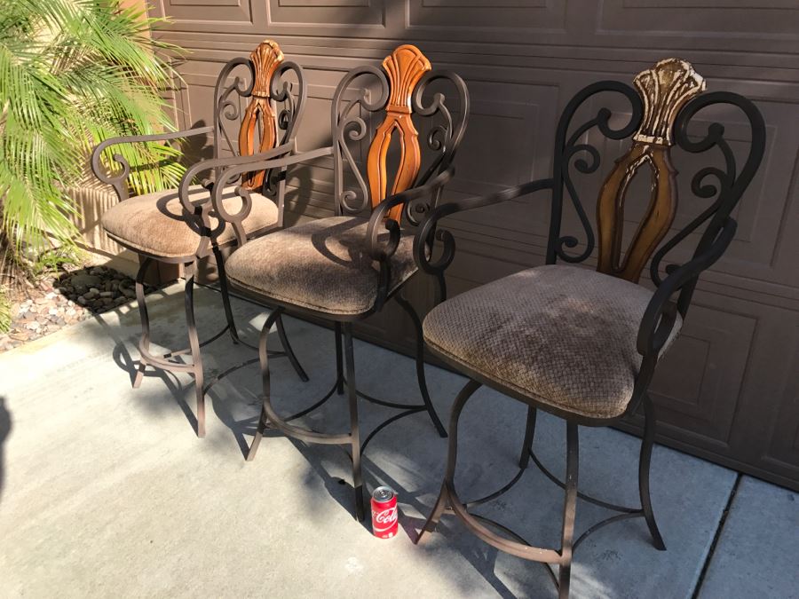 Set Of 3 Metal And Wood Swivel Bar Height Bar Stools [Photo 3]