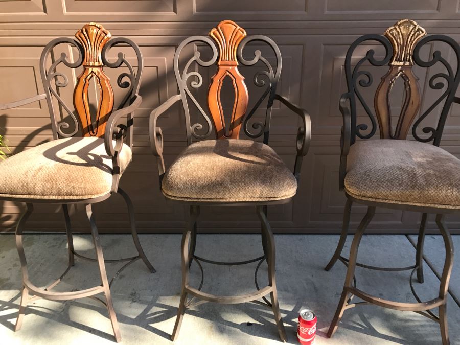 Set Of 3 Metal And Wood Swivel Bar Height Bar Stools [Photo 10]