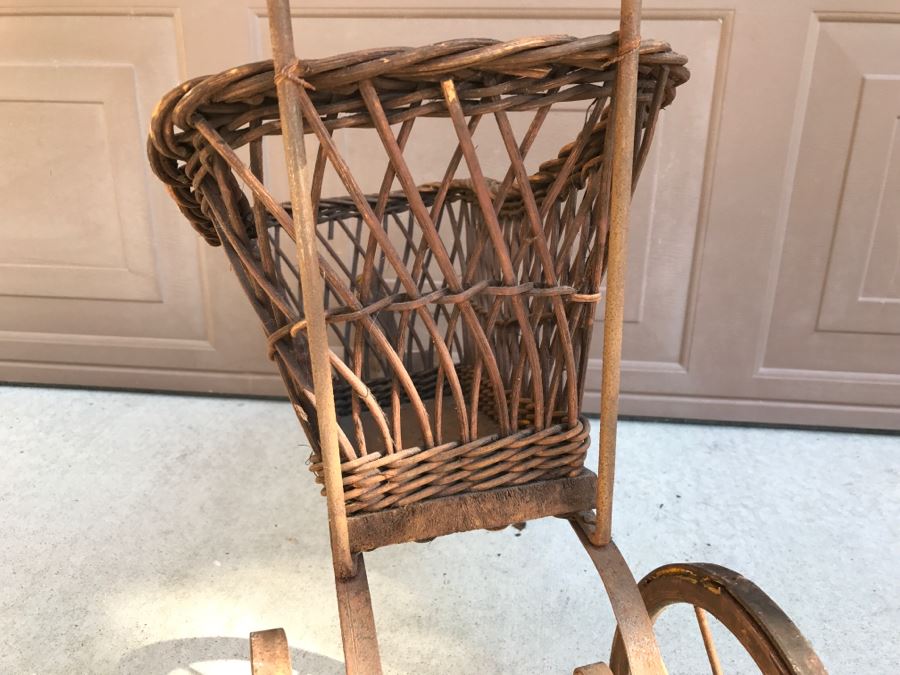 Antique Child's Stroller Made Of Wicker And Metal [Photo 15]