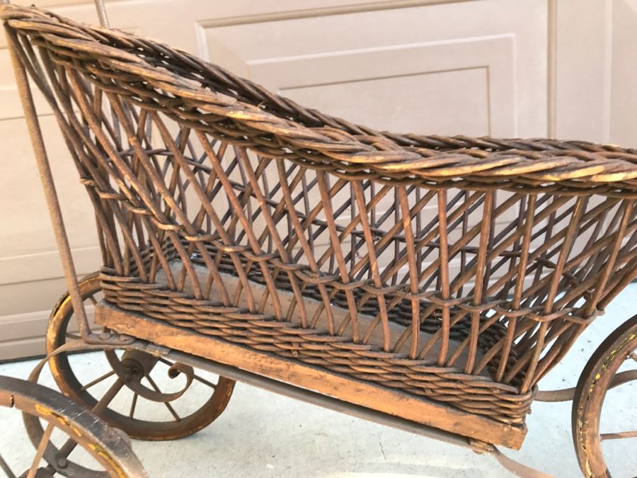 Antique Child's Stroller Made Of Wicker And Metal [Photo 4]