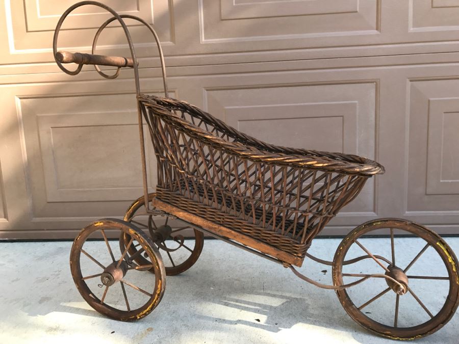 Antique Child's Stroller Made Of Wicker And Metal [Photo 3]