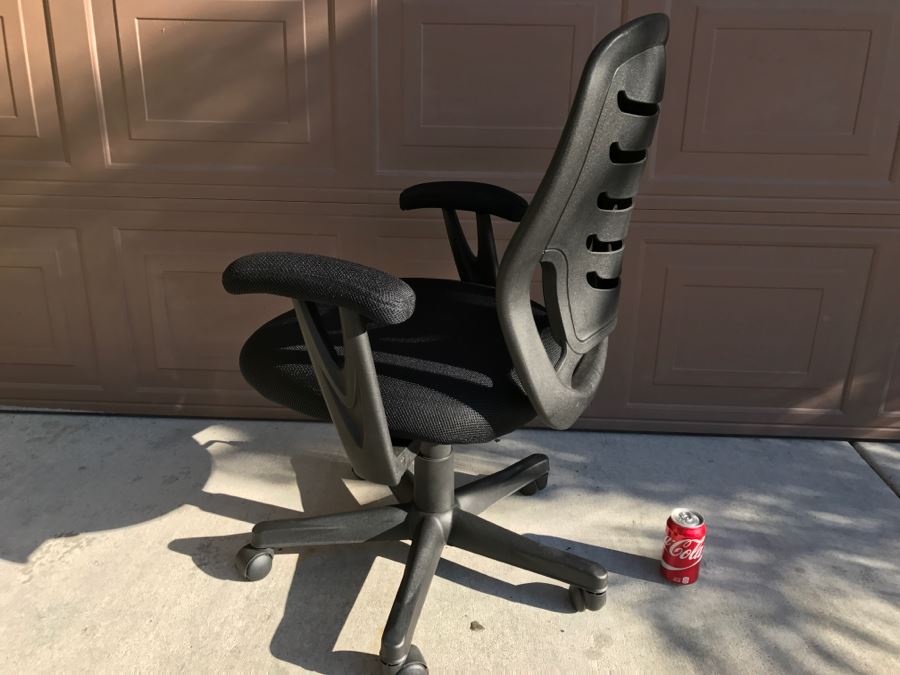 Black Office Chair [Photo 1]