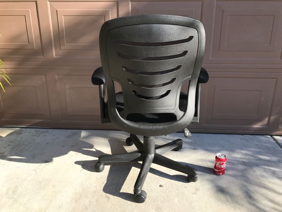 Black Office Chair [Photo 4]