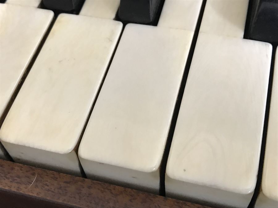  Late 19th Century Baby Grand Piano With Ivory Keys By Wopaterni & Sohn - Vienna, Austria [Photo 34]