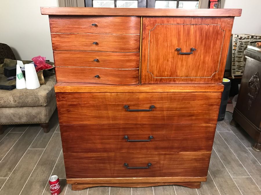 Painted Mid-Century Modern 5 Drawer Chest Of Drawers Dresser By L.A. Period Furniture