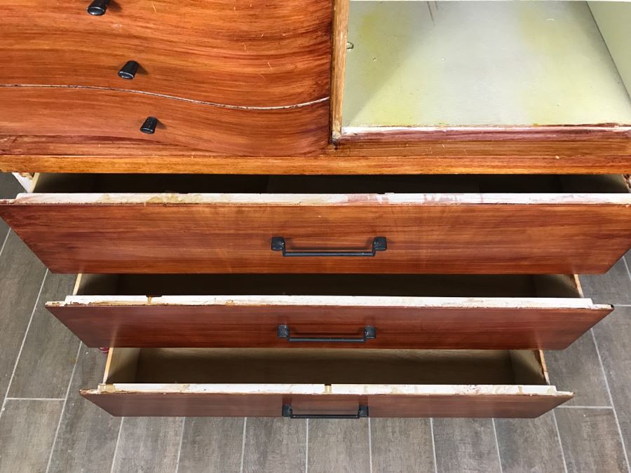 Painted Mid-Century Modern 5 Drawer Chest Of Drawers Dresser By L.A. Period Furniture [Photo 7]