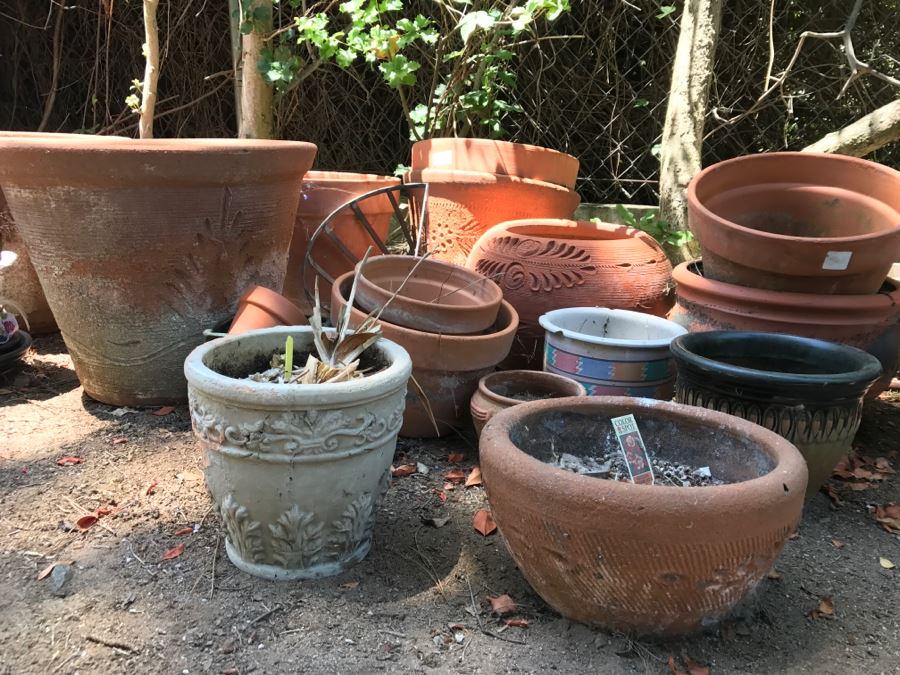 Huge Outdoor Plant Pot Lot - Over 24 Pots - See All Photos [Photo 16]