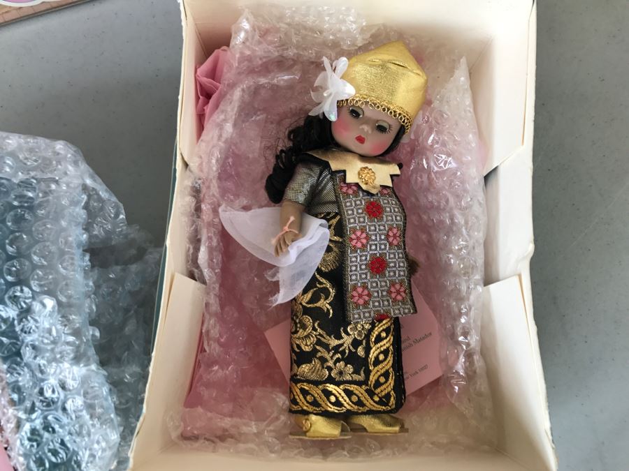 Set Of 2 Madame Alexander Dolls In Boxes Plus New In Box Precious Moments Doll 'My Precious Pal' [Photo 9]