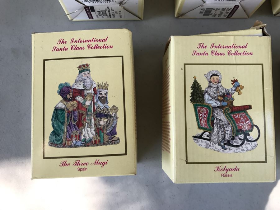 Set Of 13 The International Santa Claus Collection Decorations In Boxes [Photo 10]