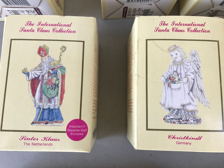 Set Of 13 The International Santa Claus Collection Decorations In Boxes [Photo 9]