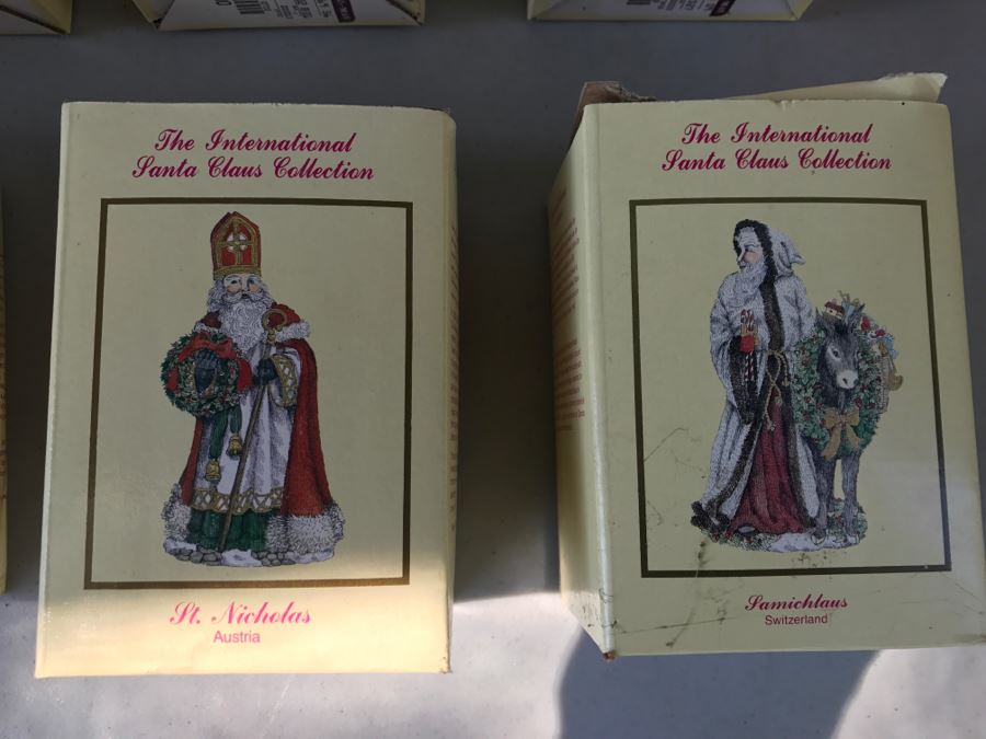 Set Of 13 The International Santa Claus Collection Decorations In Boxes [Photo 11]