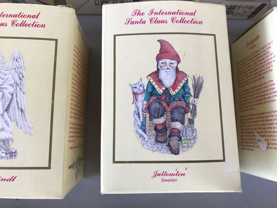 Set Of 13 The International Santa Claus Collection Decorations In Boxes [Photo 8]