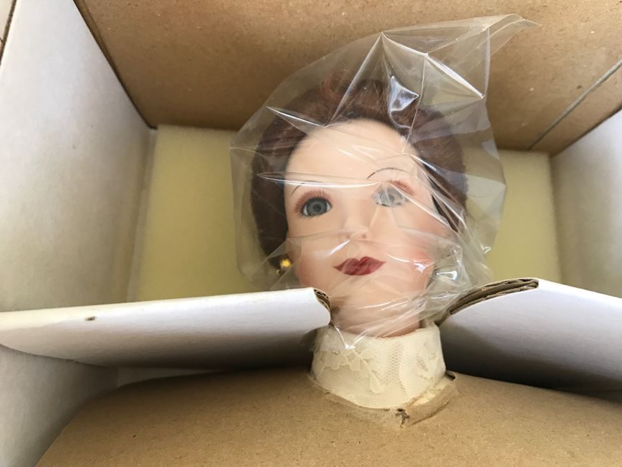 Set Of 5 The Ashton-Drake Galleries Dolls In Original Boxes [Photo 16]