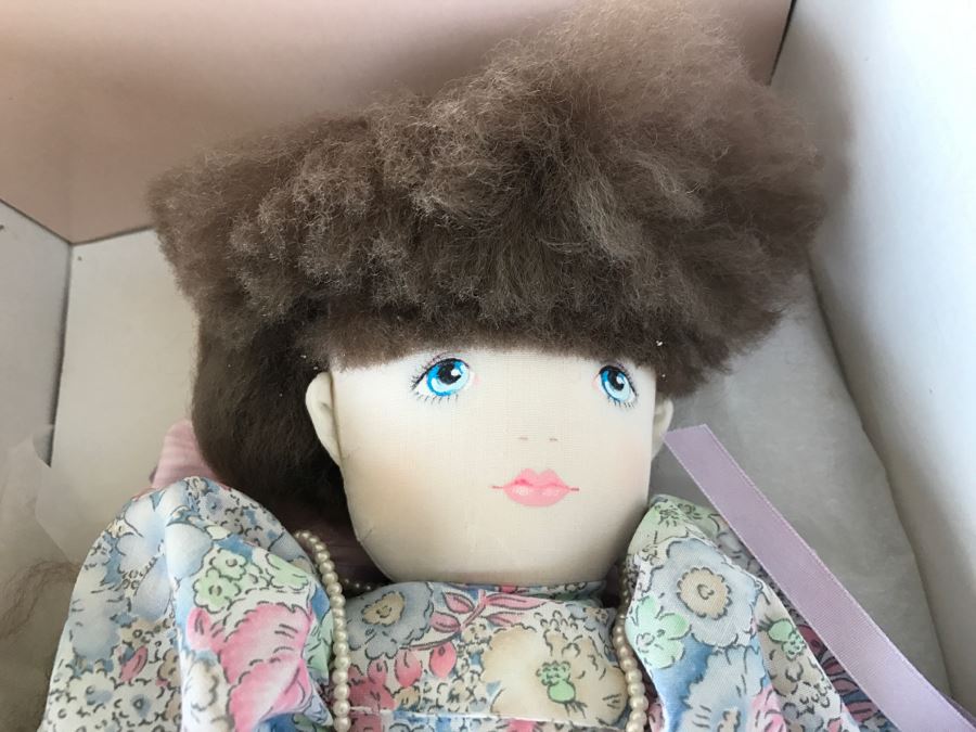 Pair Of Dolls By Pauline Bjonness-Jacobsen In Original Boxes [Photo 10]