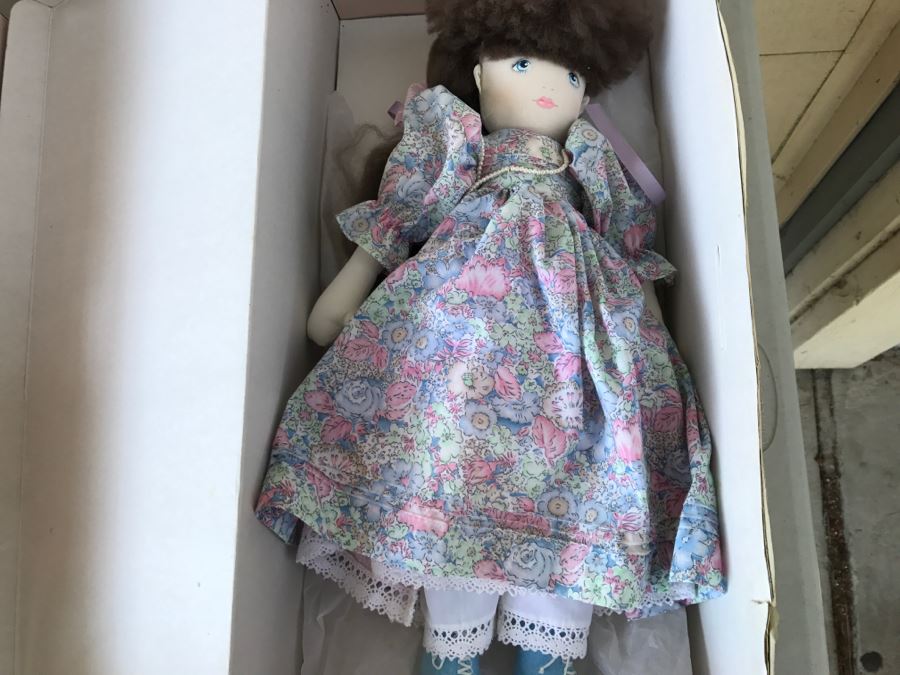 Pair Of Dolls By Pauline Bjonness-Jacobsen In Original Boxes [Photo 11]